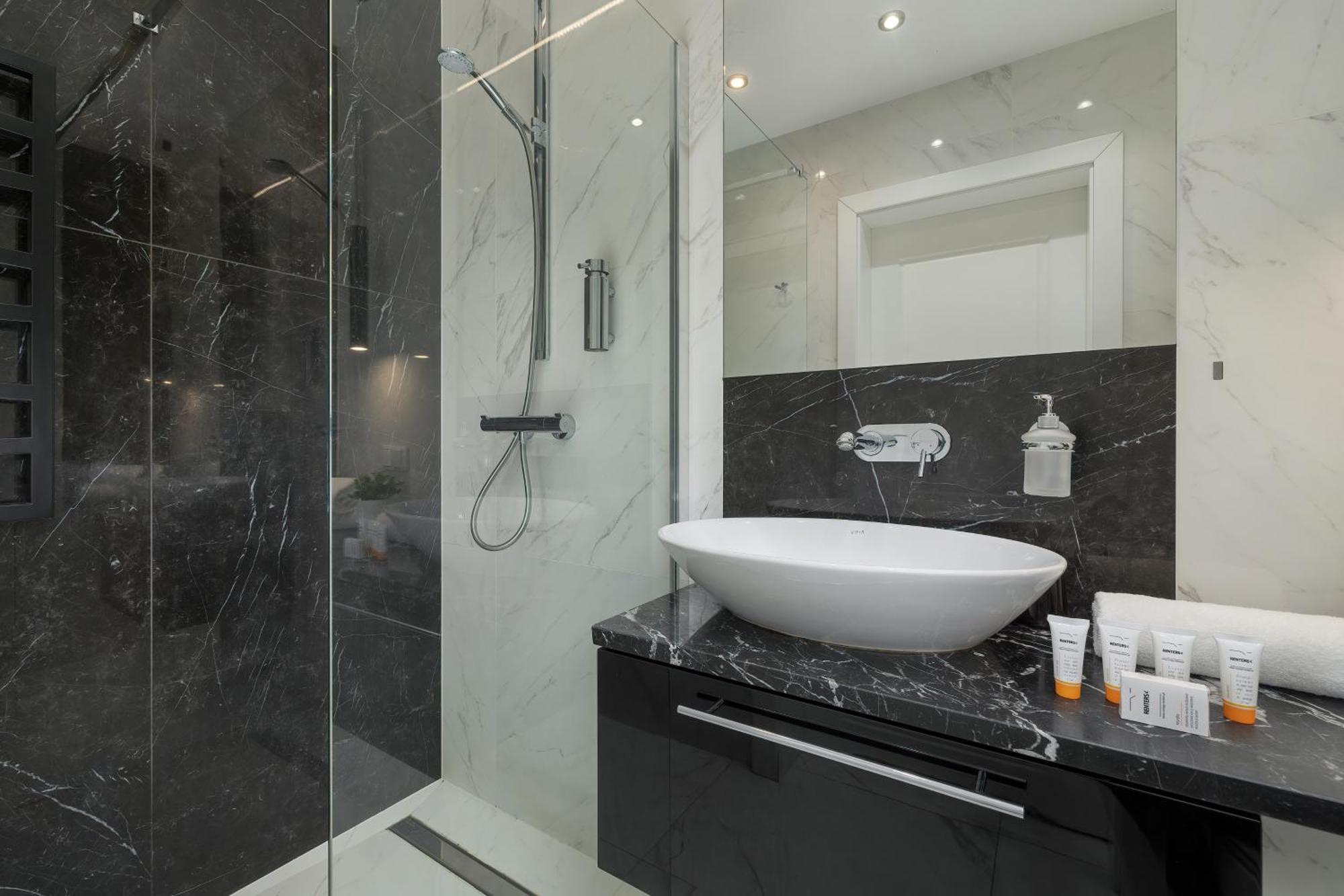 Modern & Comfy Rakowicka 6 Cracow By Renters
