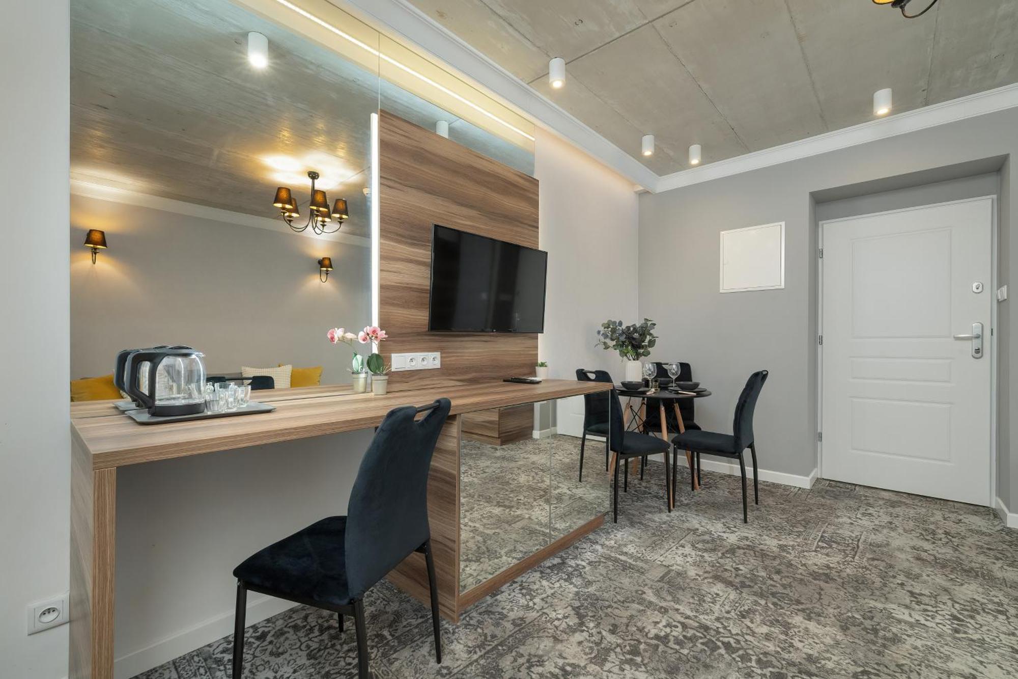 Modern & Comfy Rakowicka 6 Cracow By Renters Krakow
